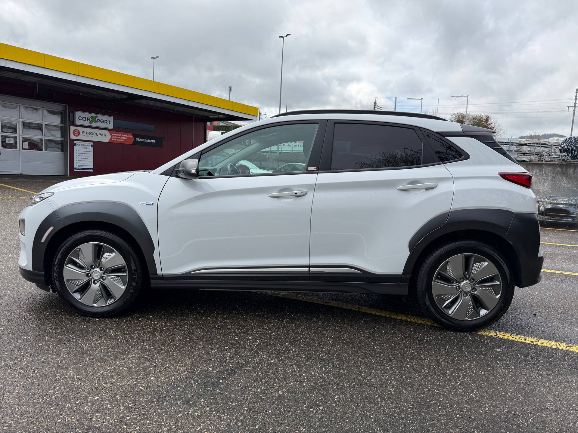 HYUNDAI Kona Electric Vertex 64KWh-image-6