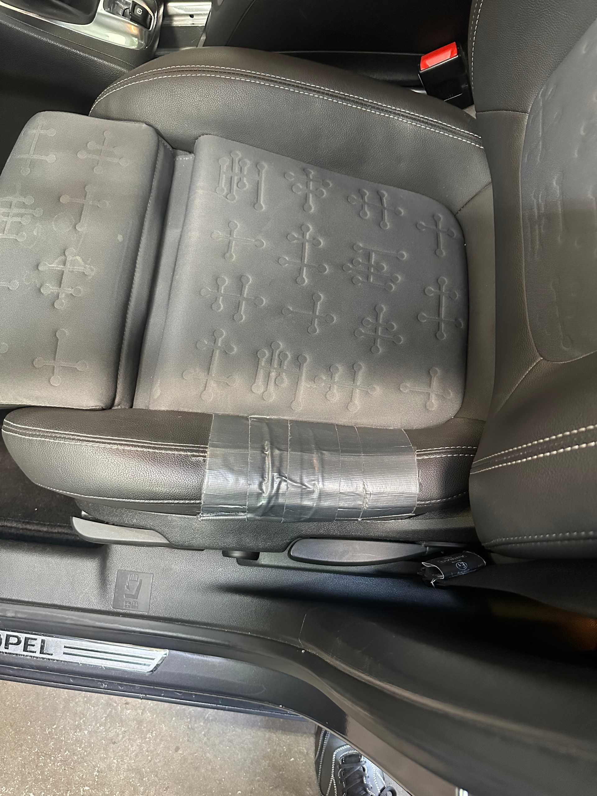 OPEL Meriva 1.4 Turbo Cosmo-image-11