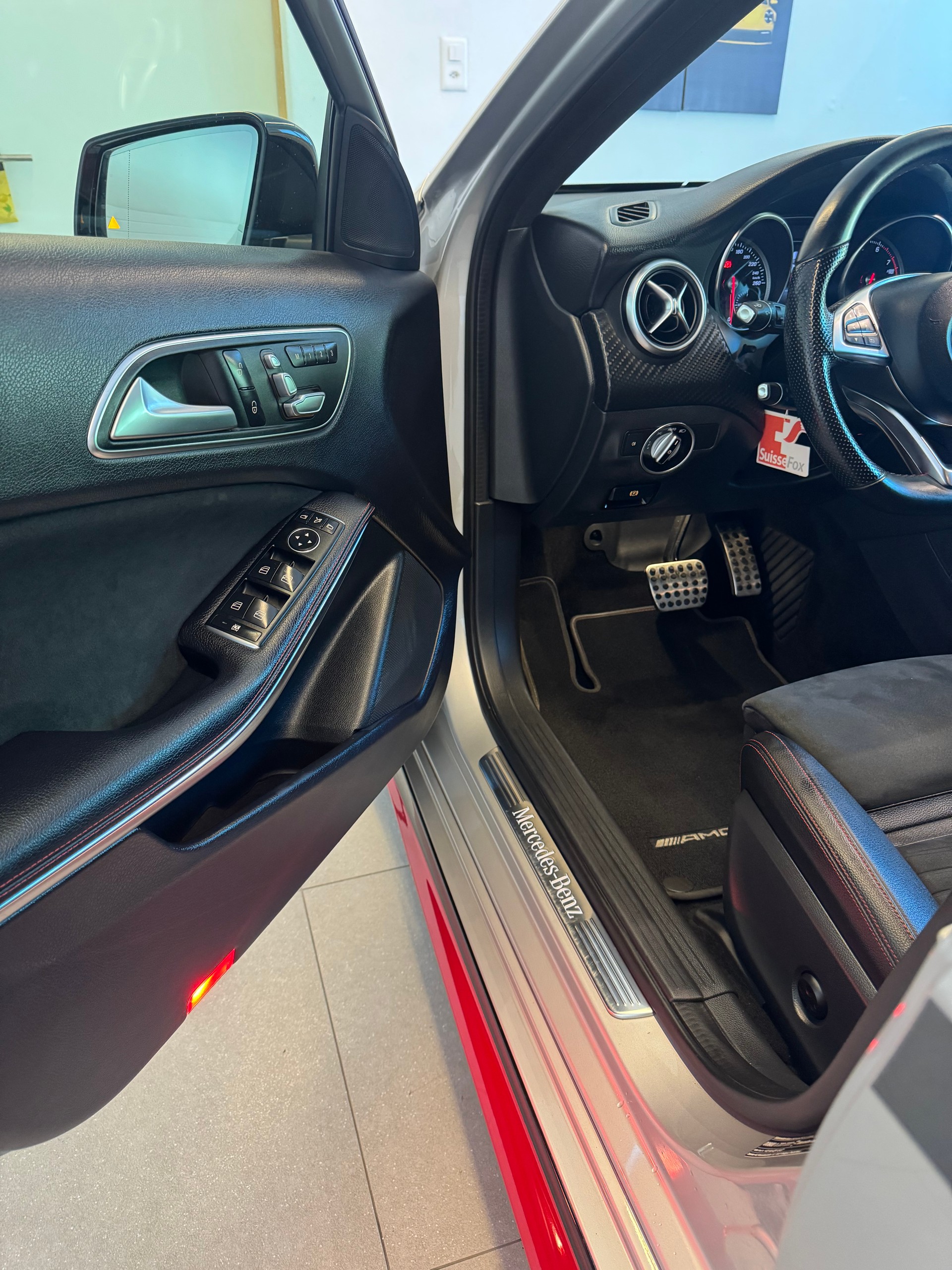 MERCEDES-BENZ A 250 SPORT AMG Line 4Matic 7G-DCT*CH-Fahrzeug*Frisch MFK*-image-10