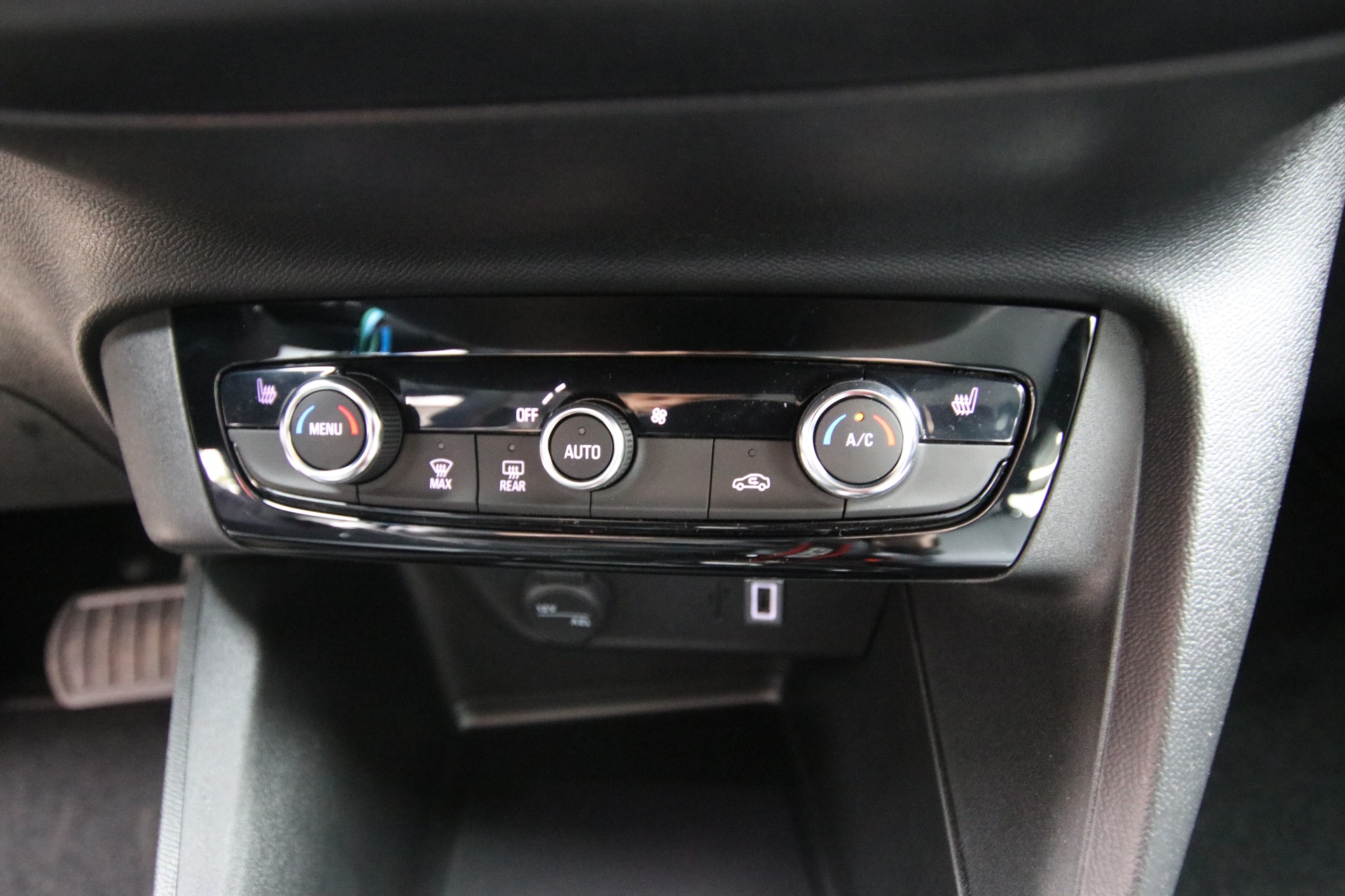 OPEL Corsa e- 50kWh Edition-image-21