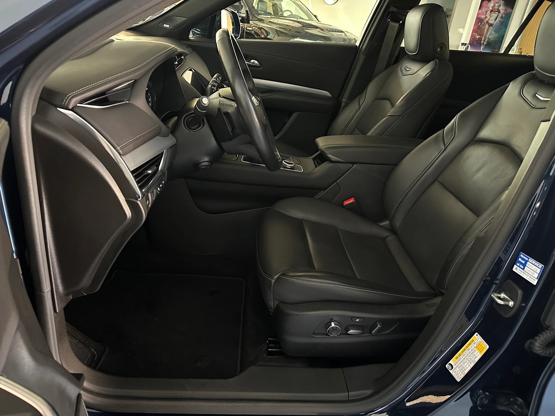 CADILLAC XT4 350T 2.0 Premium Luxury AWD Automat-image-3