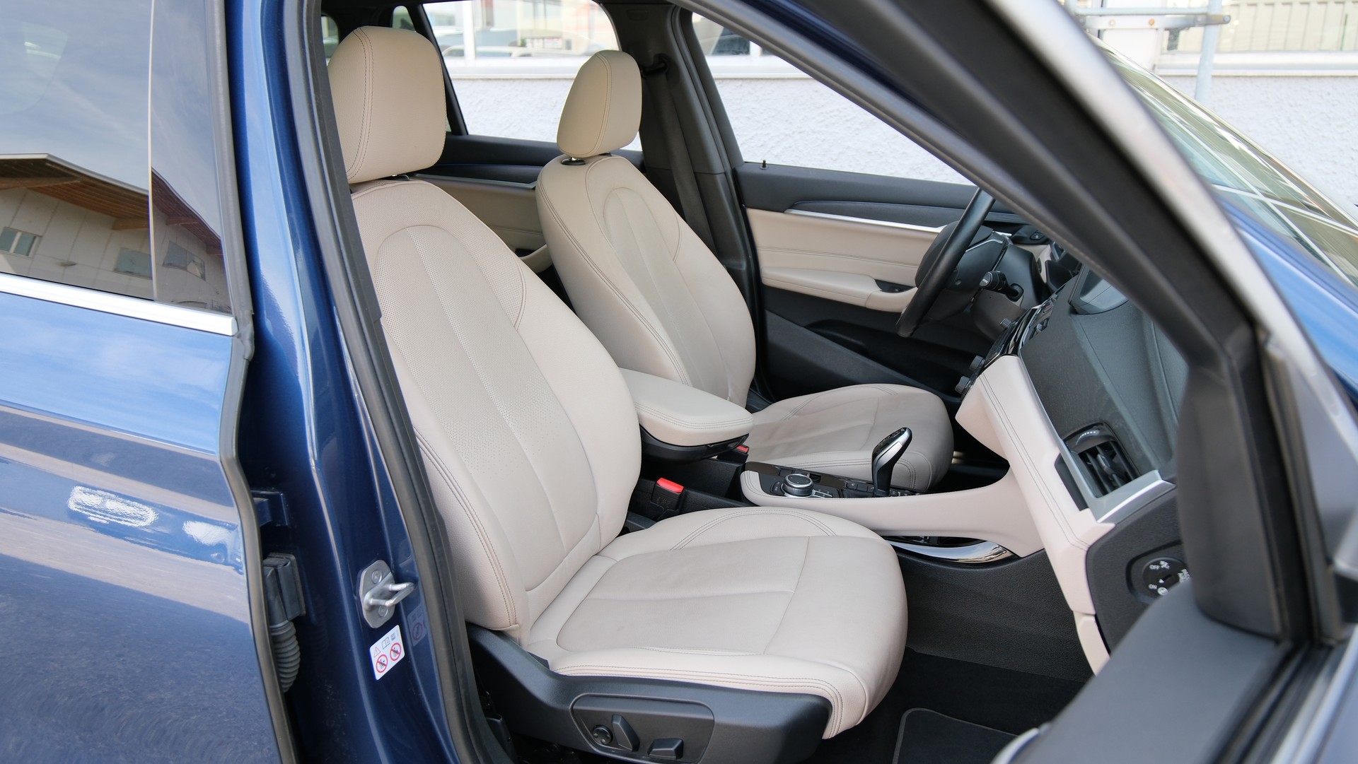 BMW X1 xDrive 20i xLine Steptronic-image-13