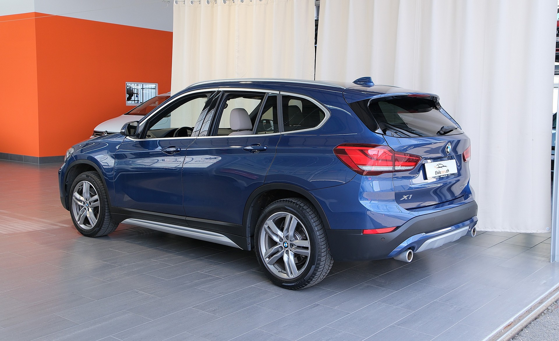 BMW X1 xDrive 20i xLine Steptronic-image-9