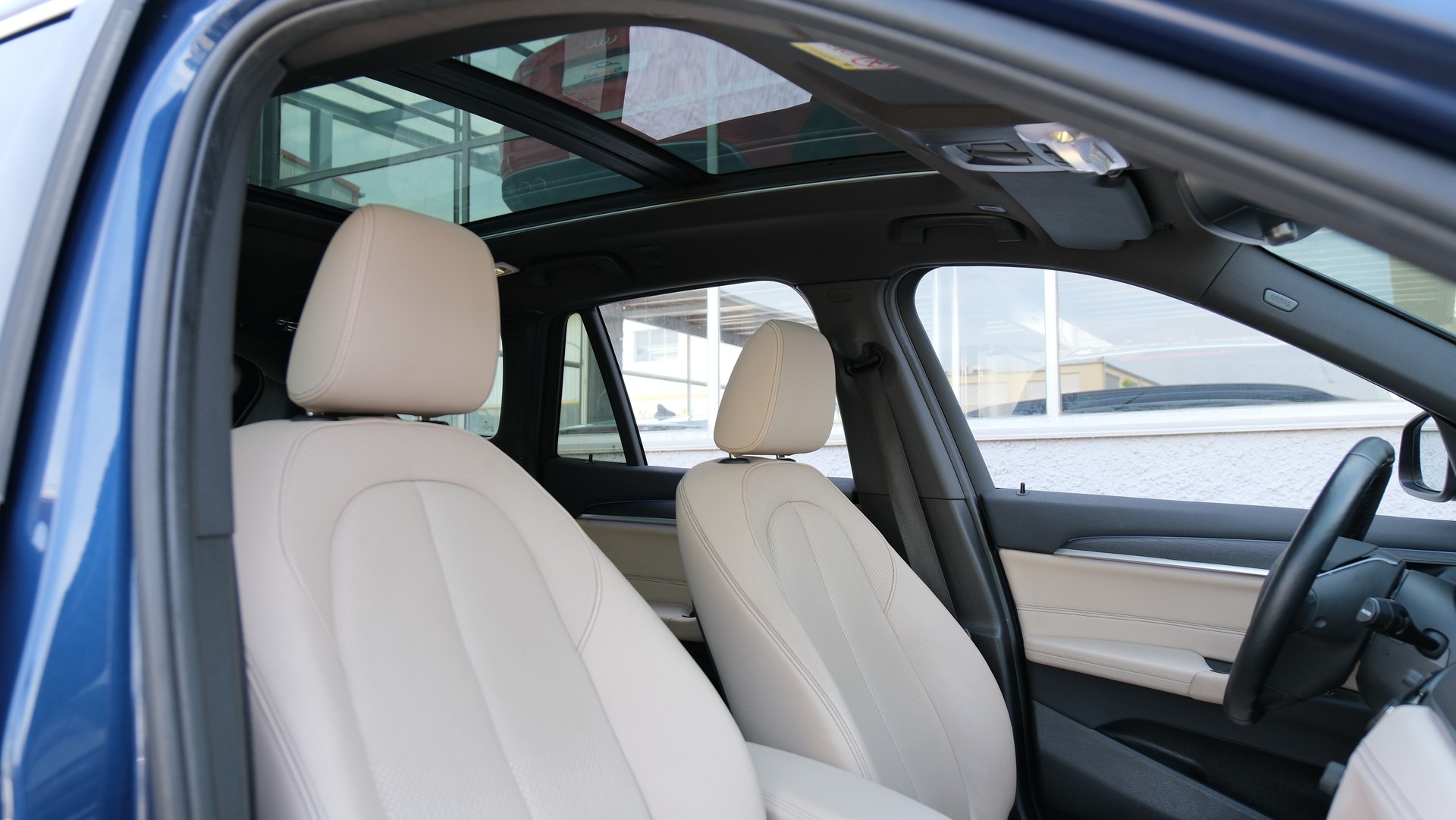 BMW X1 xDrive 20i xLine Steptronic-image-14
