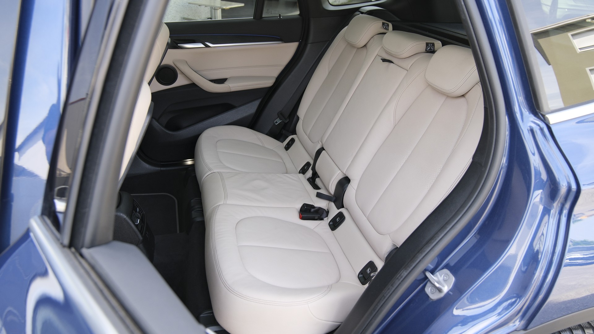 BMW X1 xDrive 20i xLine Steptronic-image-21