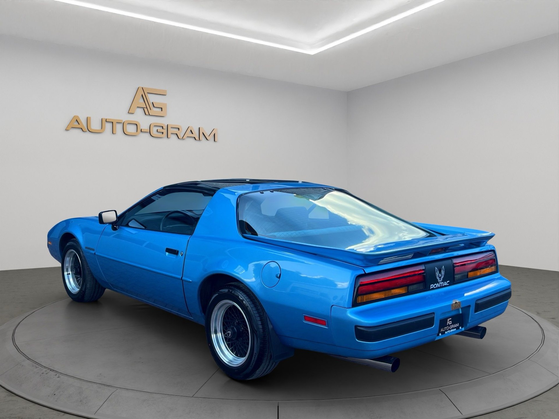 PONTIAC Firebird 5.0 V8-showroom-element-2