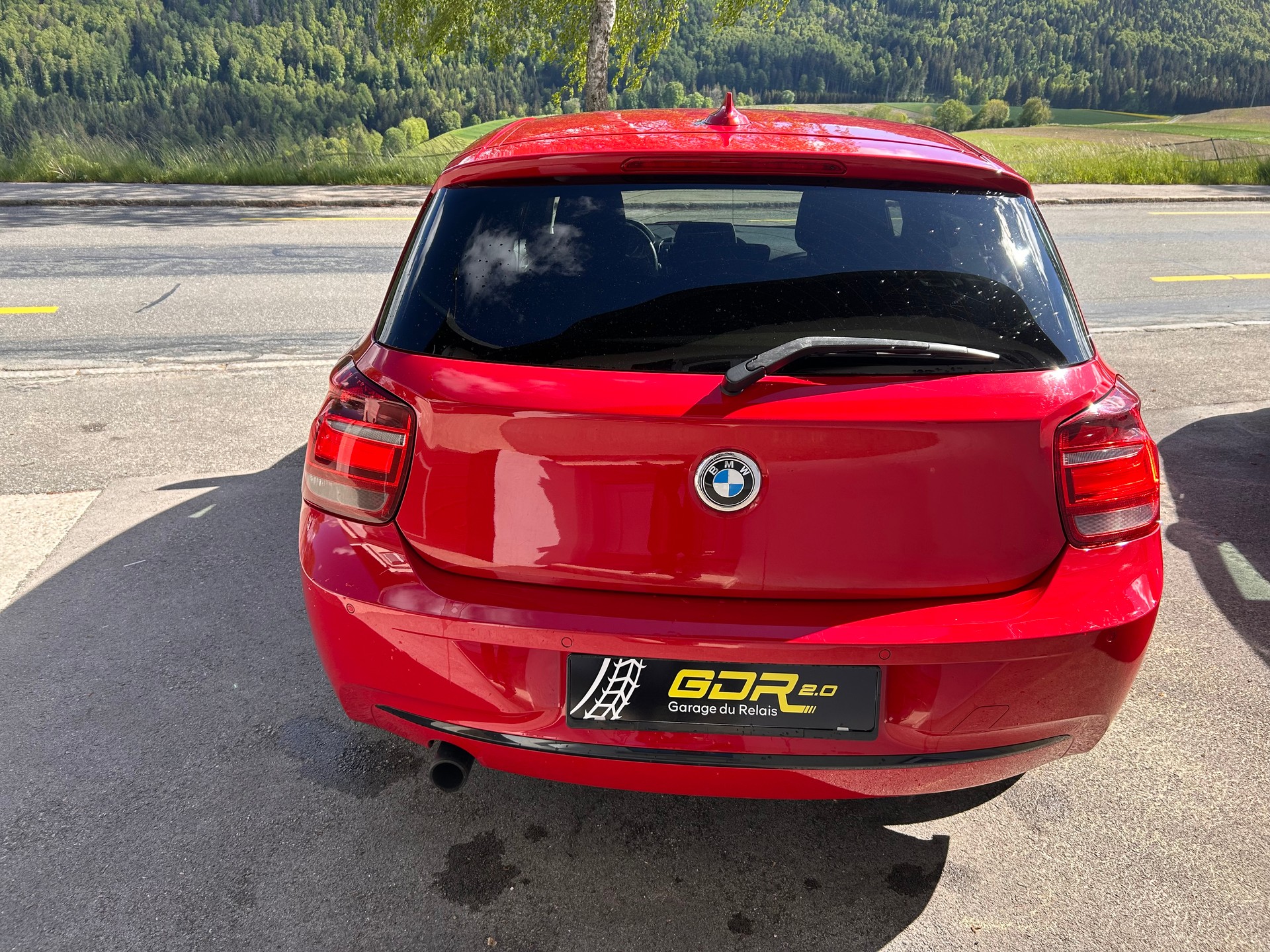BMW 116i-showroom-element-3