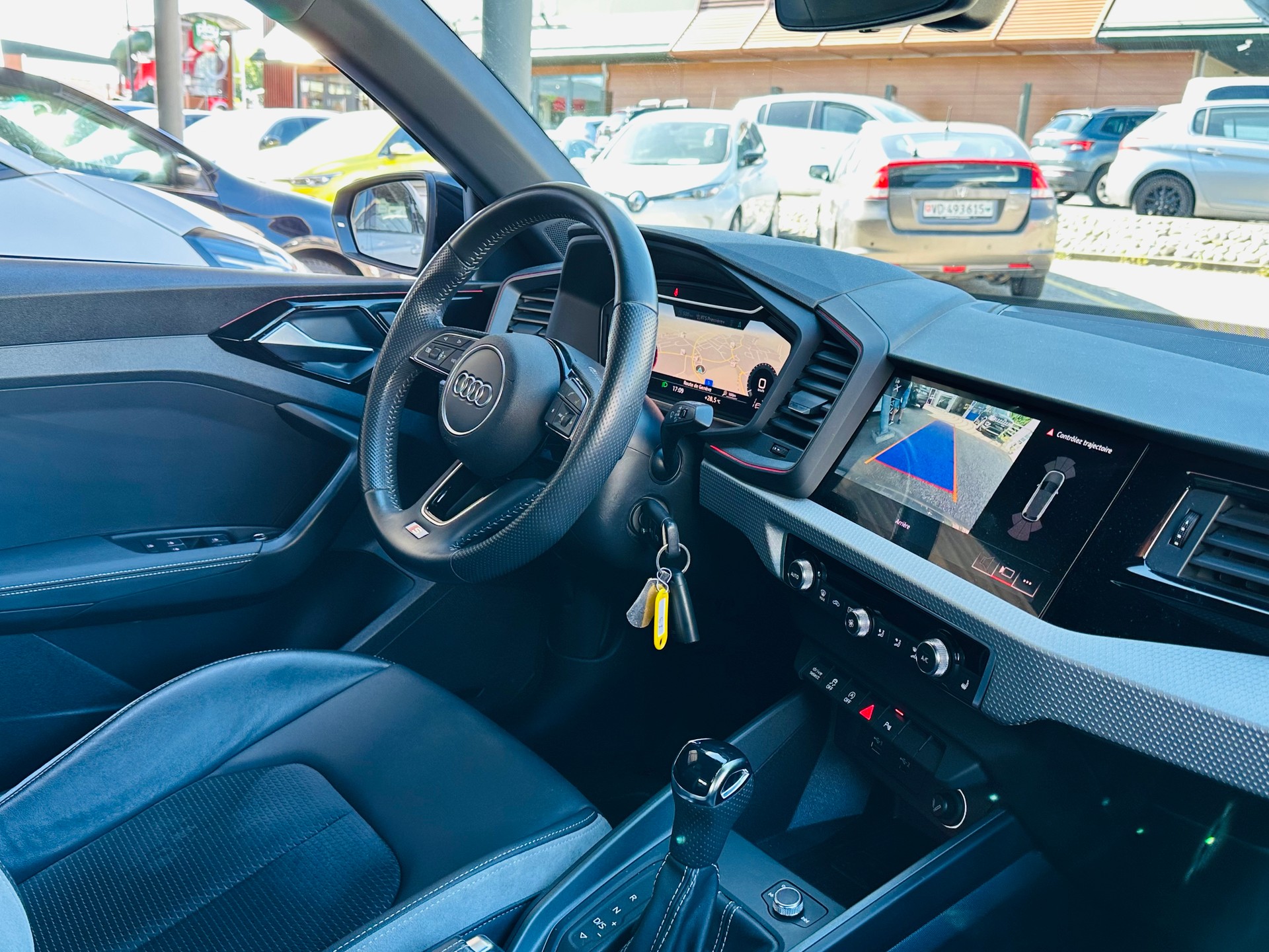 AUDI A1 Sportback 30 TFSI S Line Attraction S-tronic-image-19