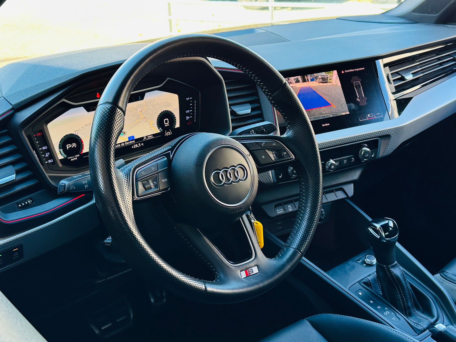 AUDI A1 Sportback 30 TFSI S Line Attraction S-tronic-image-16