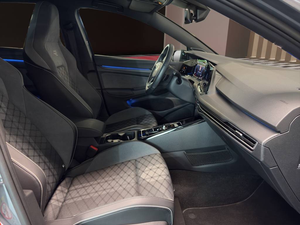VW Golf 1.5 eTSI mHEV ACT R-Line DSG-image-6