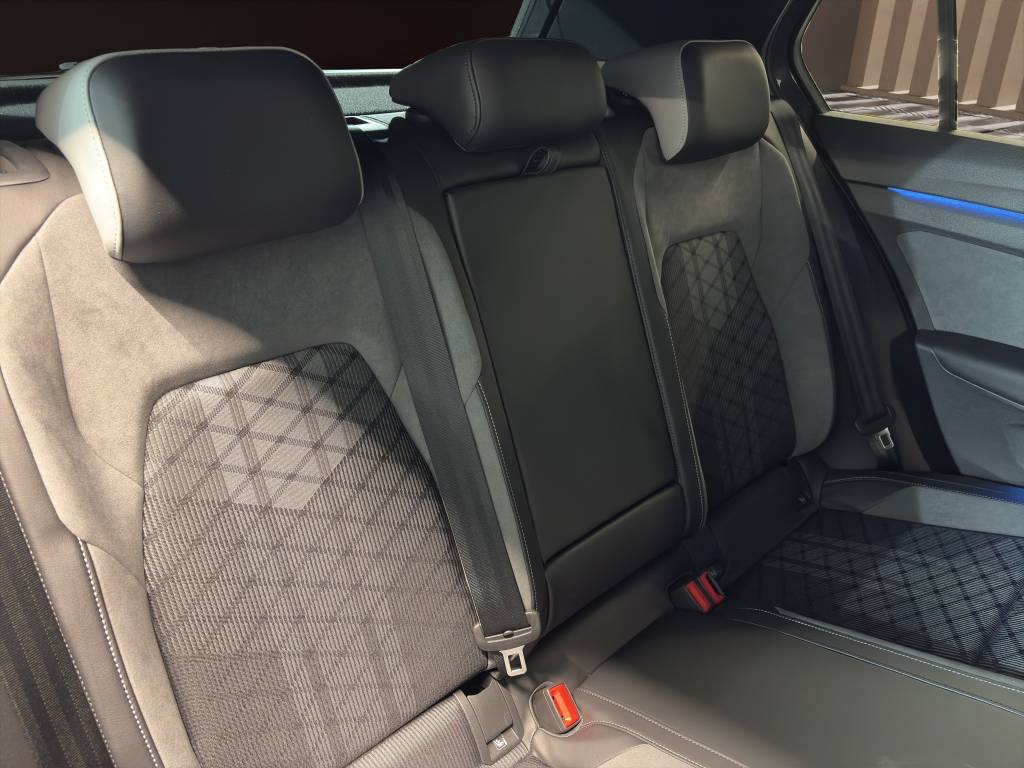 VW Golf 1.5 eTSI mHEV ACT R-Line DSG-image-7