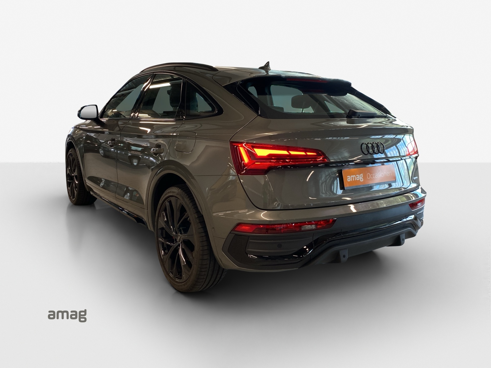 AUDI Q5 Sportback 50 TFSI e PHEV Black Edition quattro S-tronic-showroom-element-3