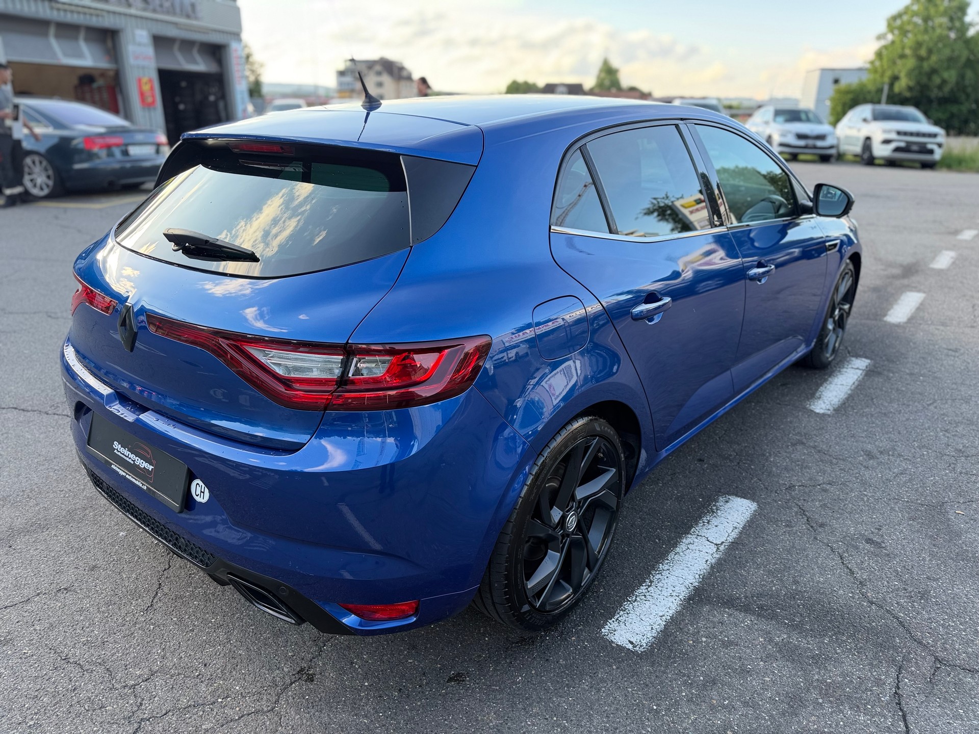RENAULT Mégane 1.6 16V Turbo GT EDC-image-9