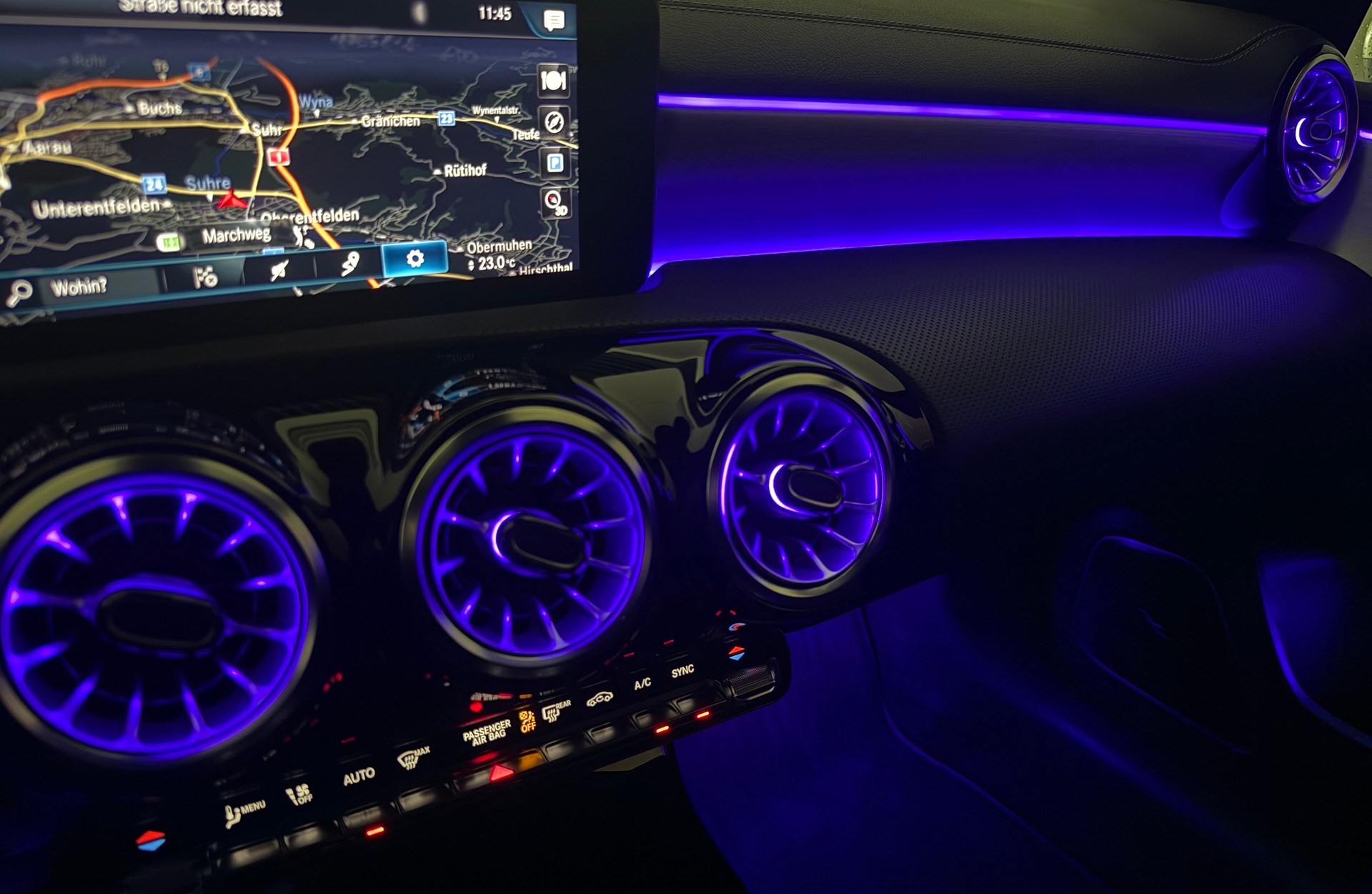 MERCEDES-BENZ A 250 AMG Line 4Matic 7G-DCT-image-19
