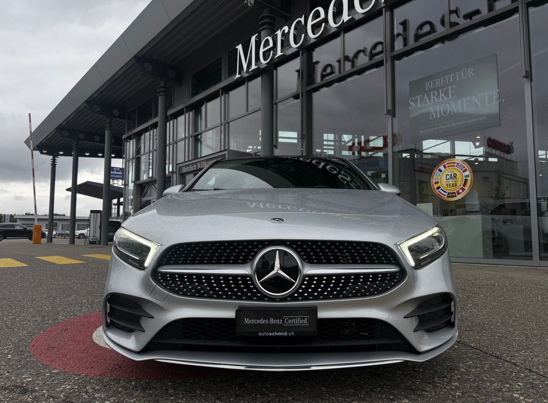 MERCEDES-BENZ A 250 AMG Line 4Matic 7G-DCT-showroom-element-2
