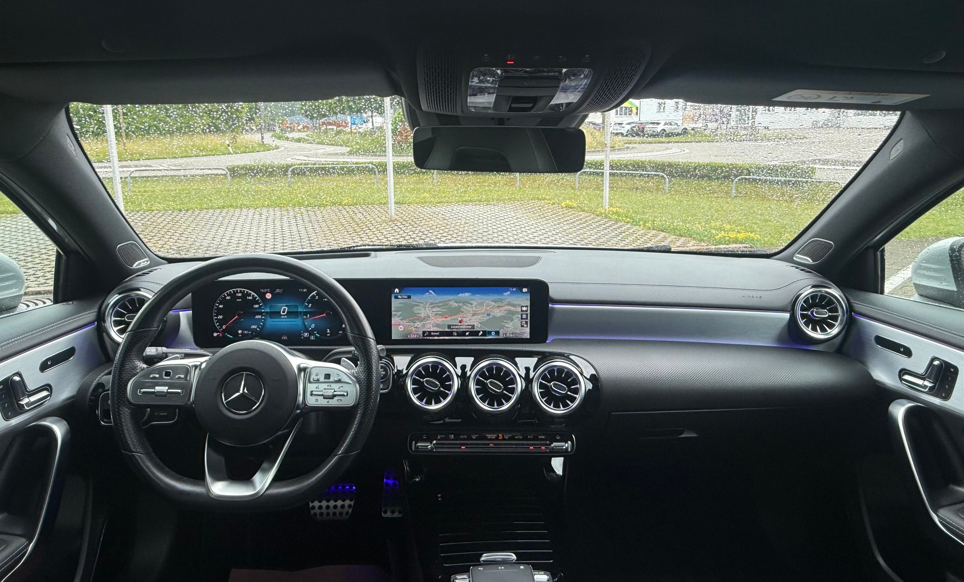 MERCEDES-BENZ A 250 AMG Line 4Matic 7G-DCT-showroom-element-3