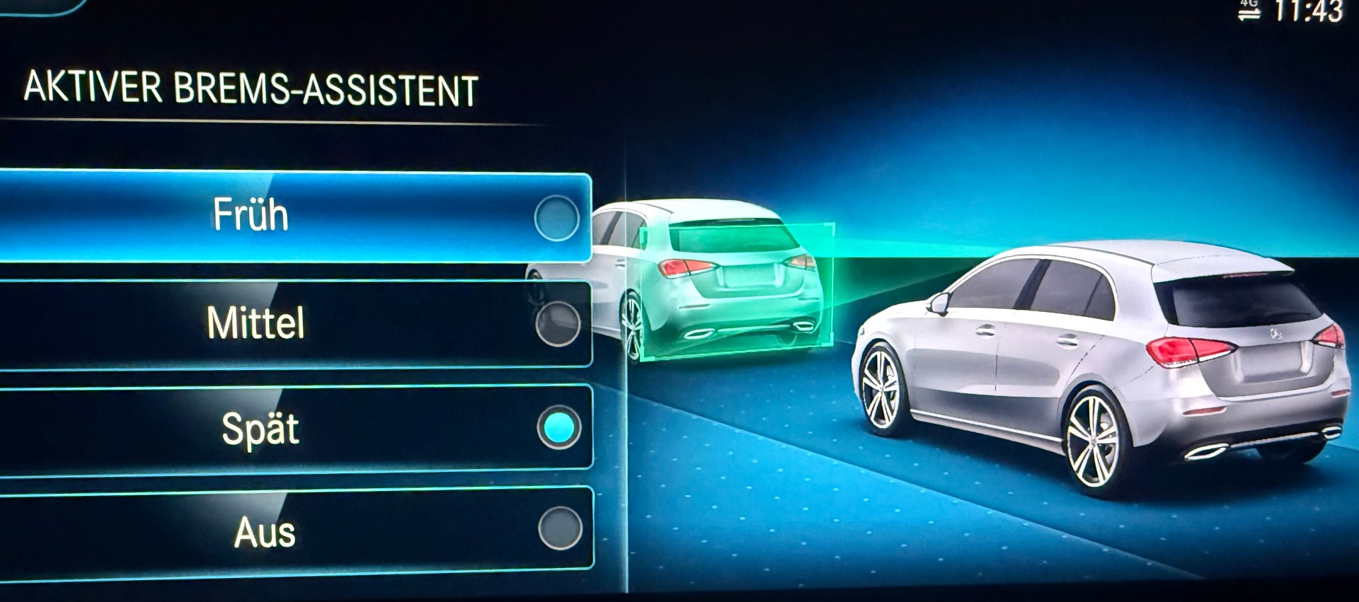 MERCEDES-BENZ A 250 AMG Line 4Matic 7G-DCT-image-11