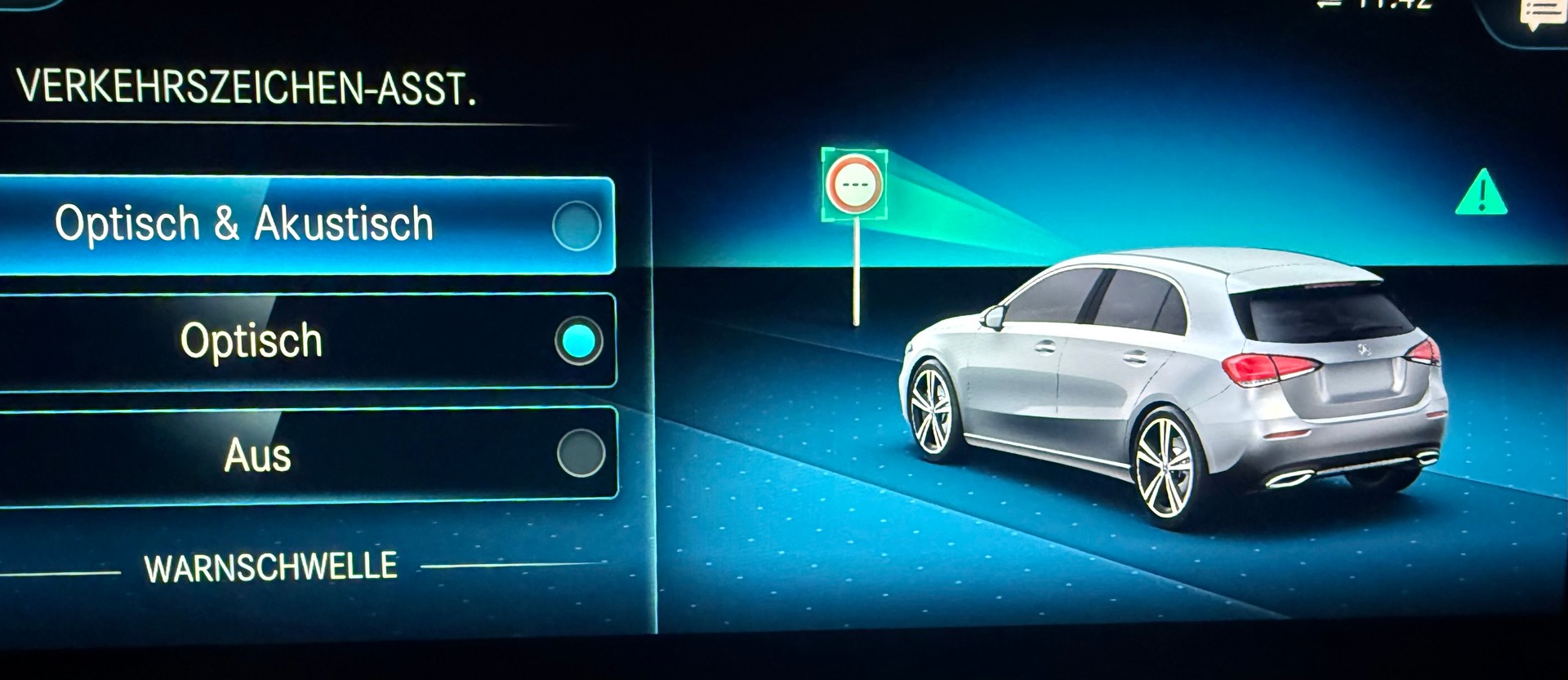 MERCEDES-BENZ A 250 AMG Line 4Matic 7G-DCT-image-8