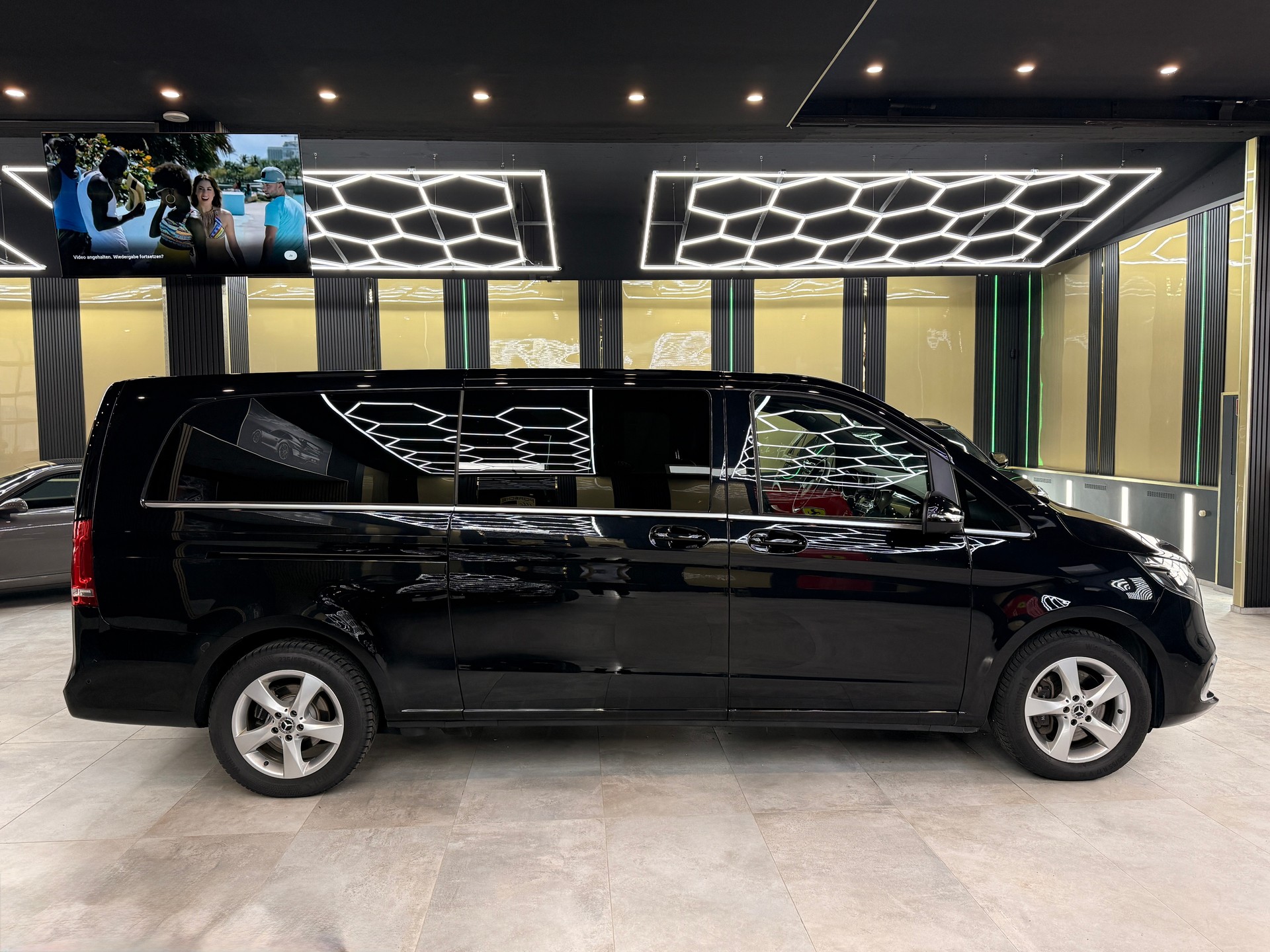 MERCEDES-BENZ V 300 d Extralang Avantgarde 4Matic 9G-Tronic-showroom-element-3