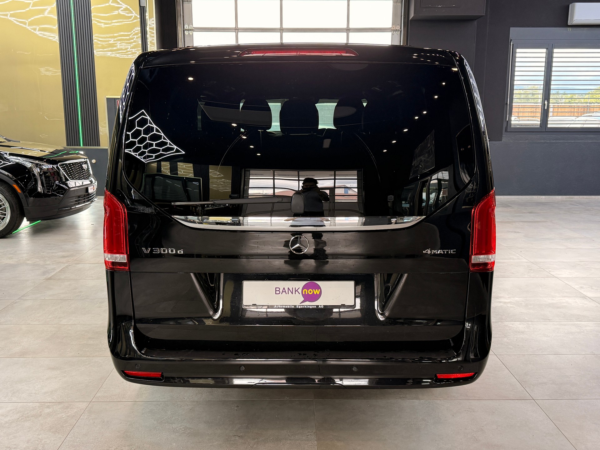 MERCEDES-BENZ V 300 d Extralang Avantgarde 4Matic 9G-Tronic-image-5