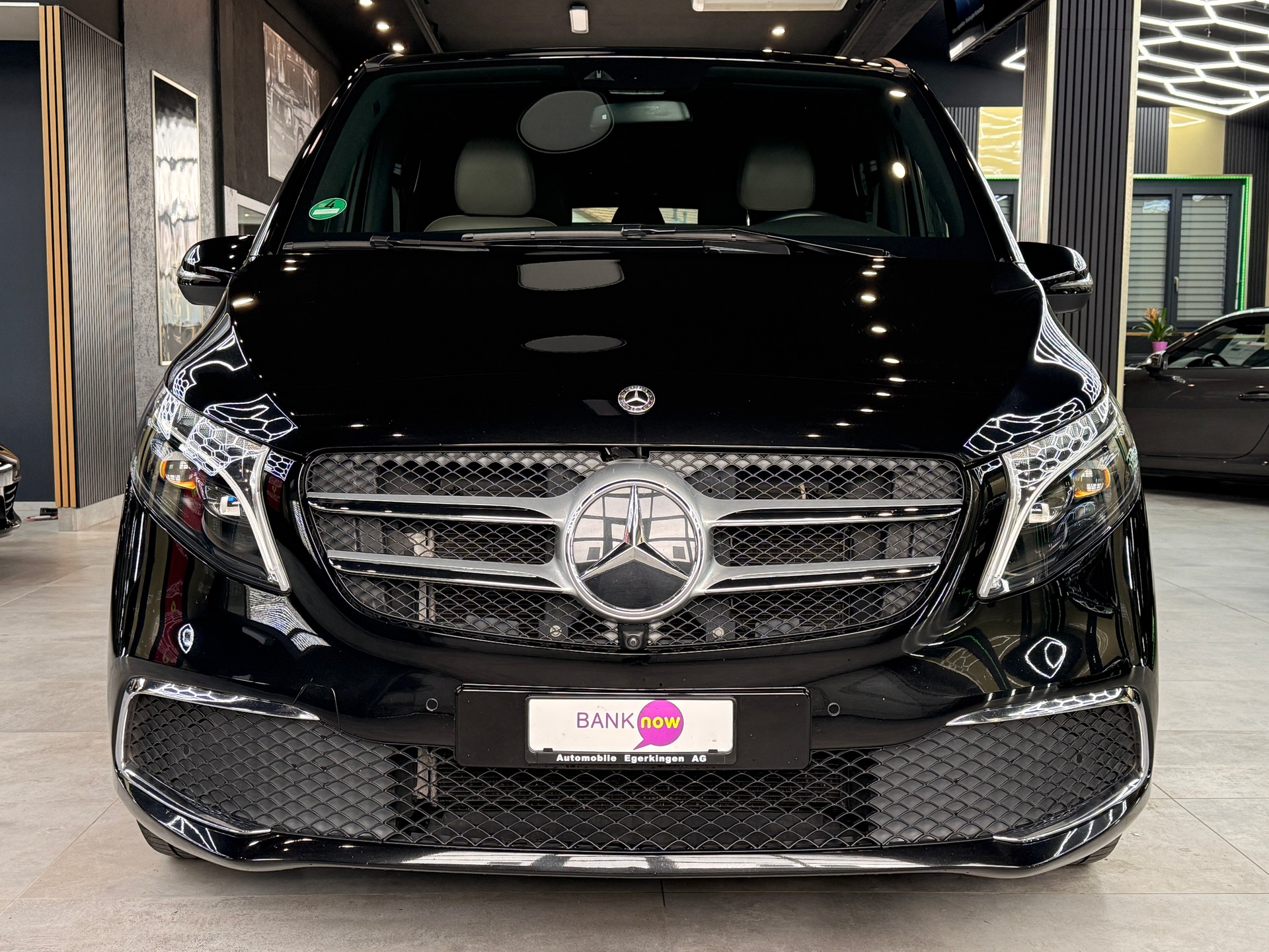 MERCEDES-BENZ V 300 d Extralang Avantgarde 4Matic 9G-Tronic-showroom-element-1