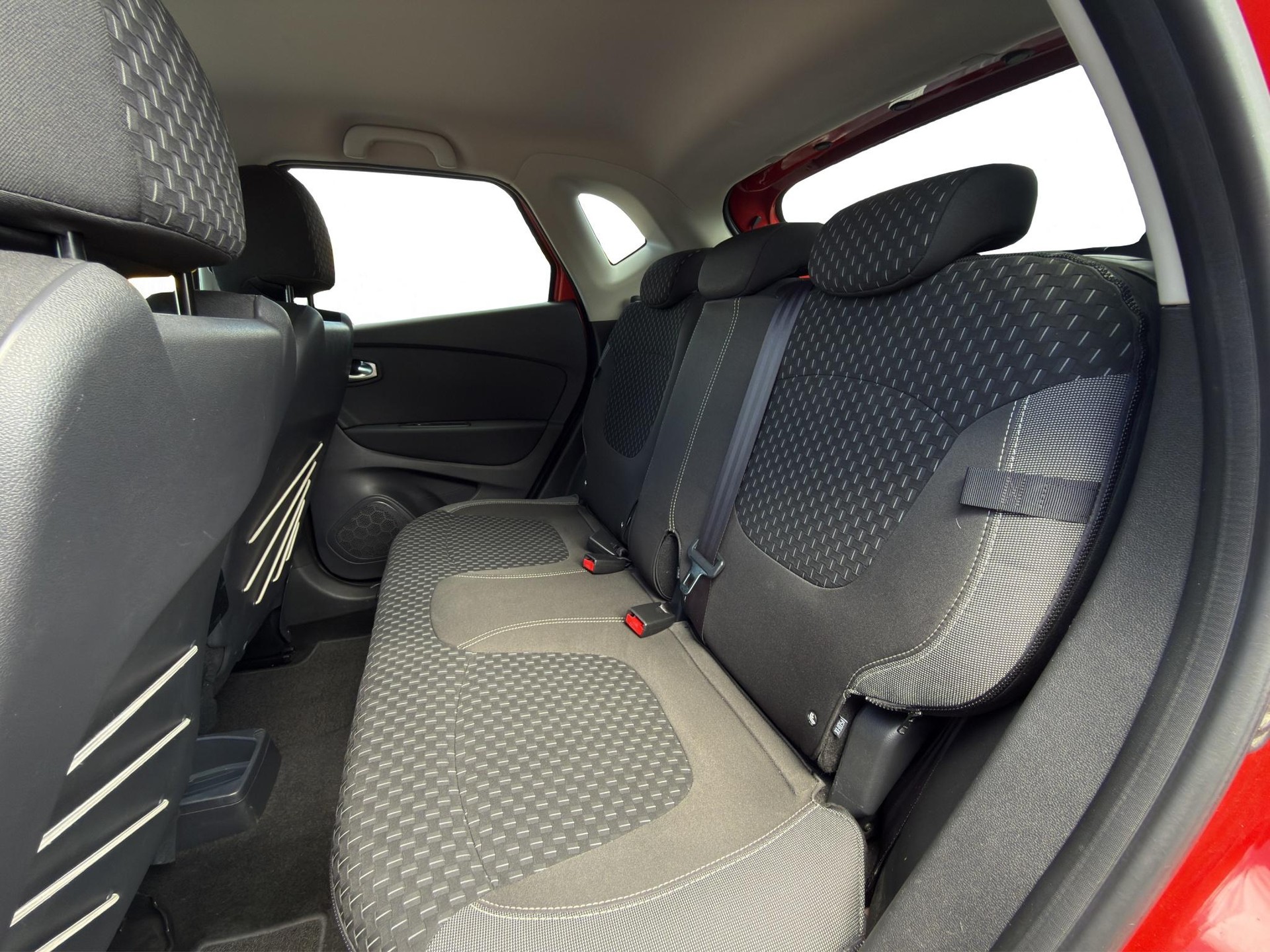 RENAULT Captur 1.3 TCe Intens EDC S/S PF-image-25