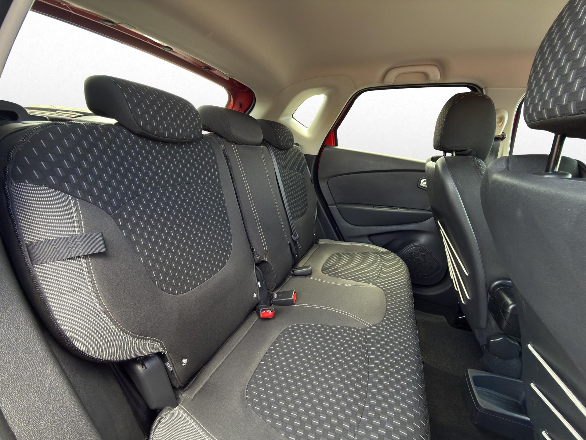 RENAULT Captur 1.3 TCe Intens EDC S/S PF-image-26