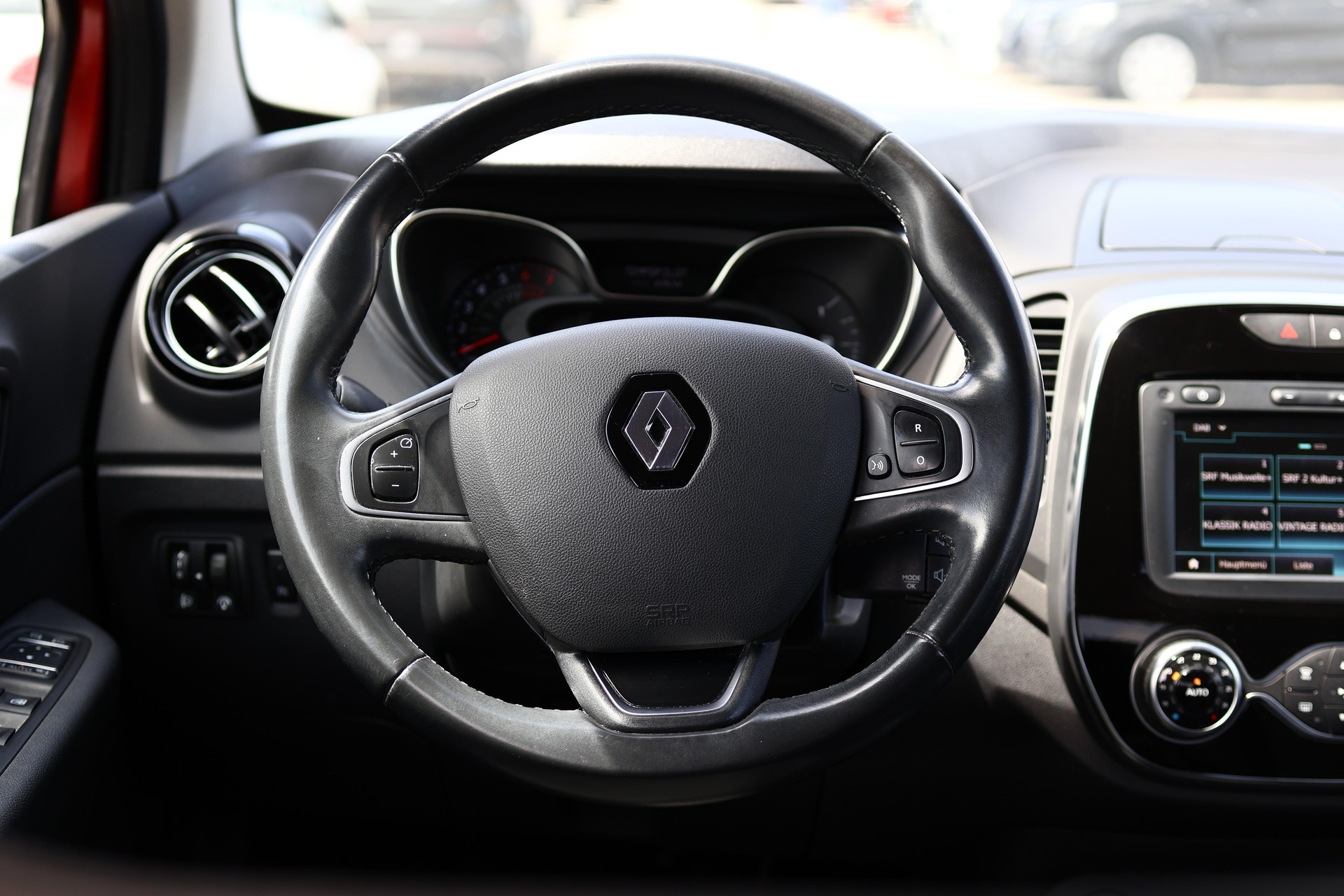 RENAULT Captur 1.3 TCe Intens EDC S/S PF-image-19