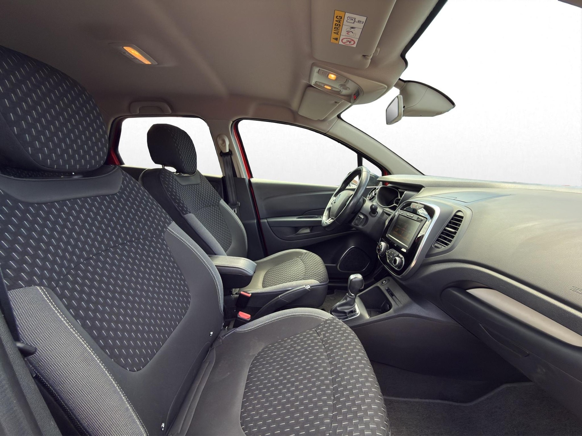 RENAULT Captur 1.3 TCe Intens EDC S/S PF-image-15