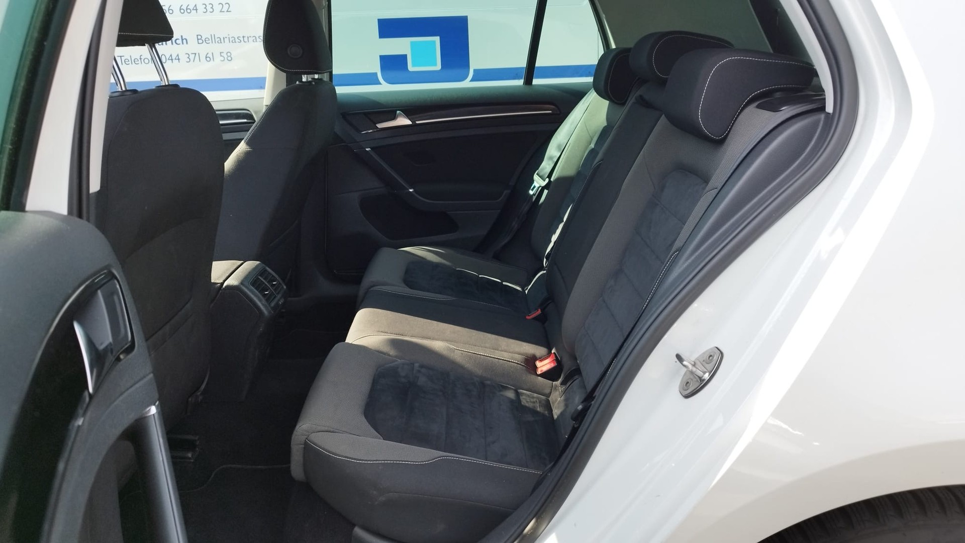 VW Golf 2.0 TDI Highline 4Motion-image-9