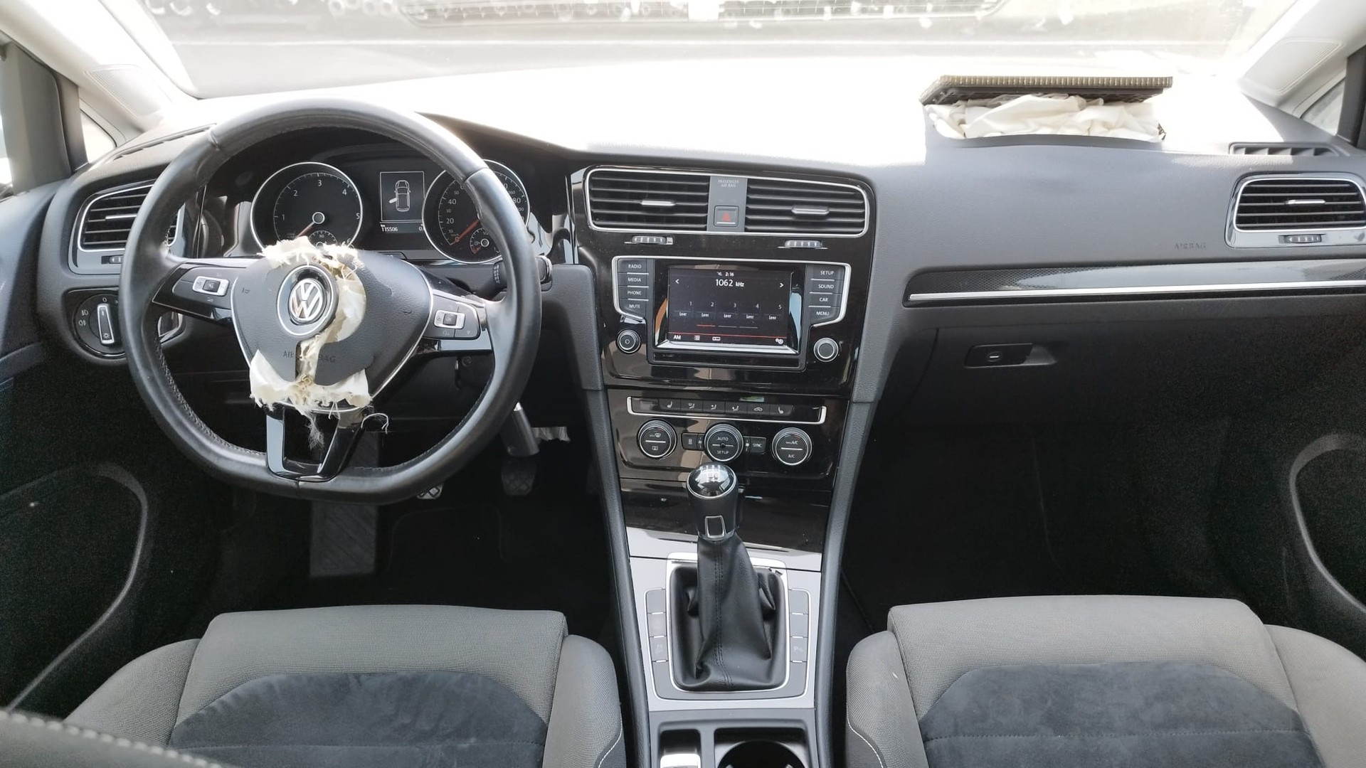 VW Golf 2.0 TDI Highline 4Motion-image-11