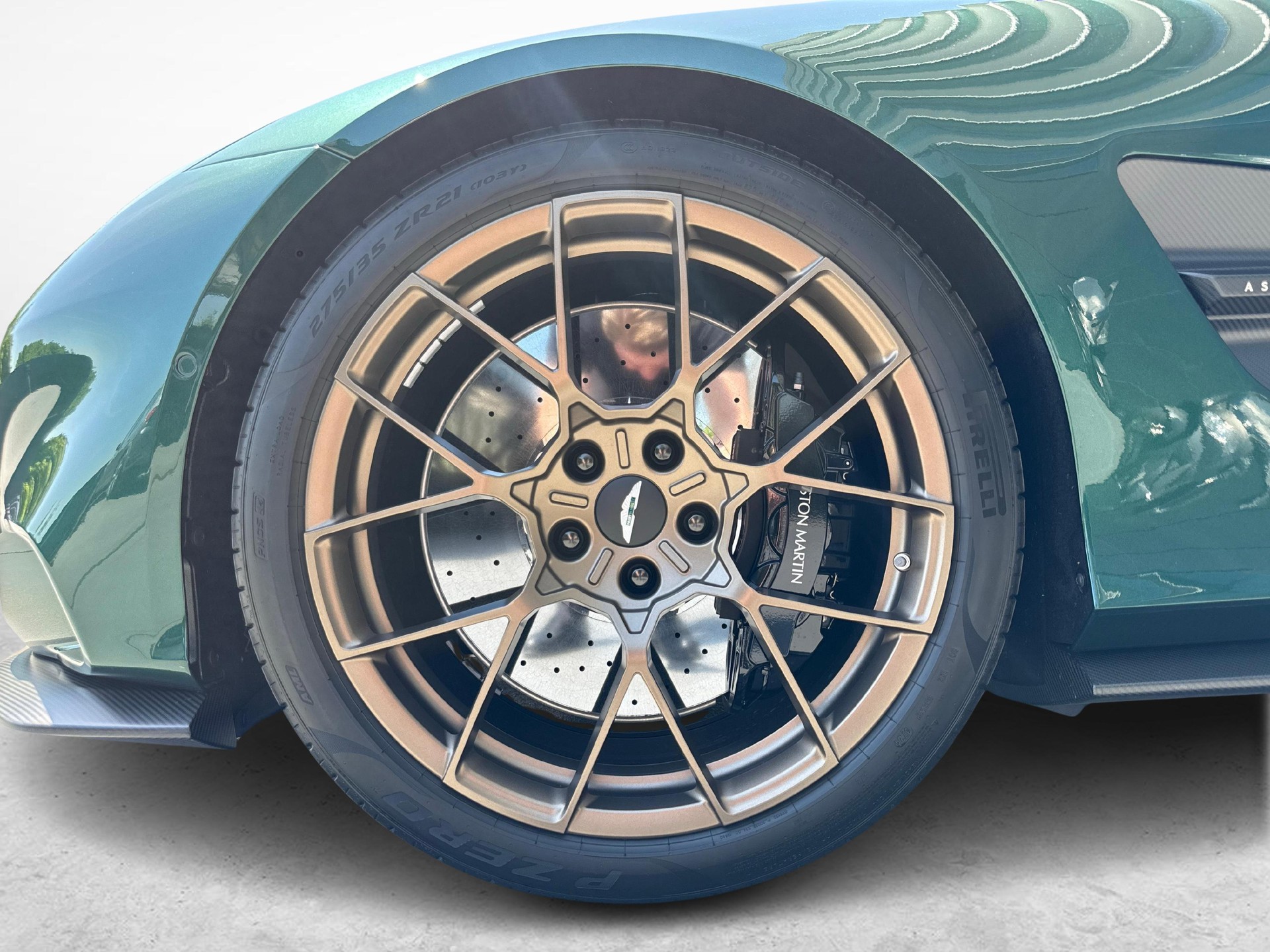 ASTON MARTIN Vanquish 5.2 V12 Bi-Turbo-image-12