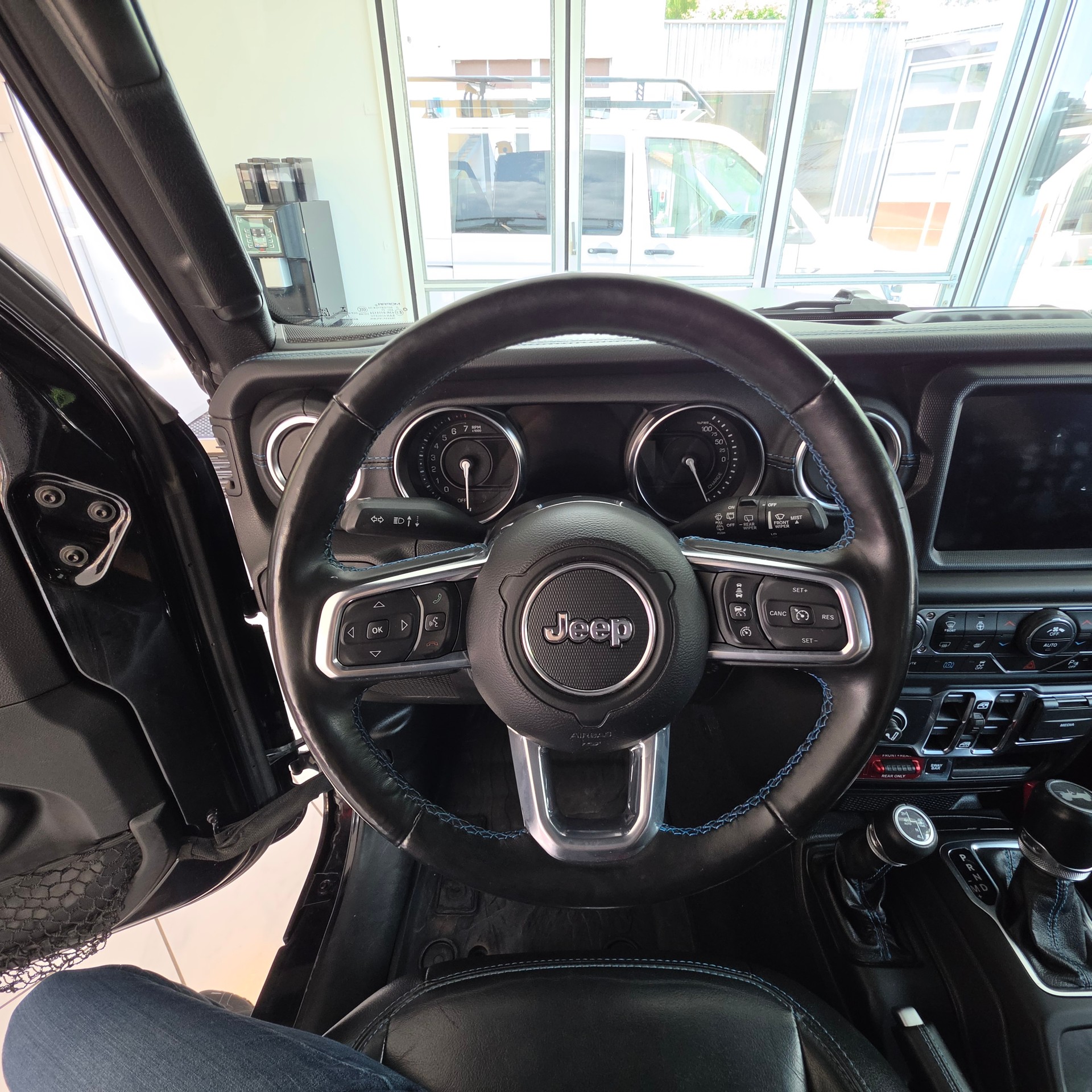 JEEP Wrangler 2.0 PHEV Unlimited Rubicon DT Automatic-image-13
