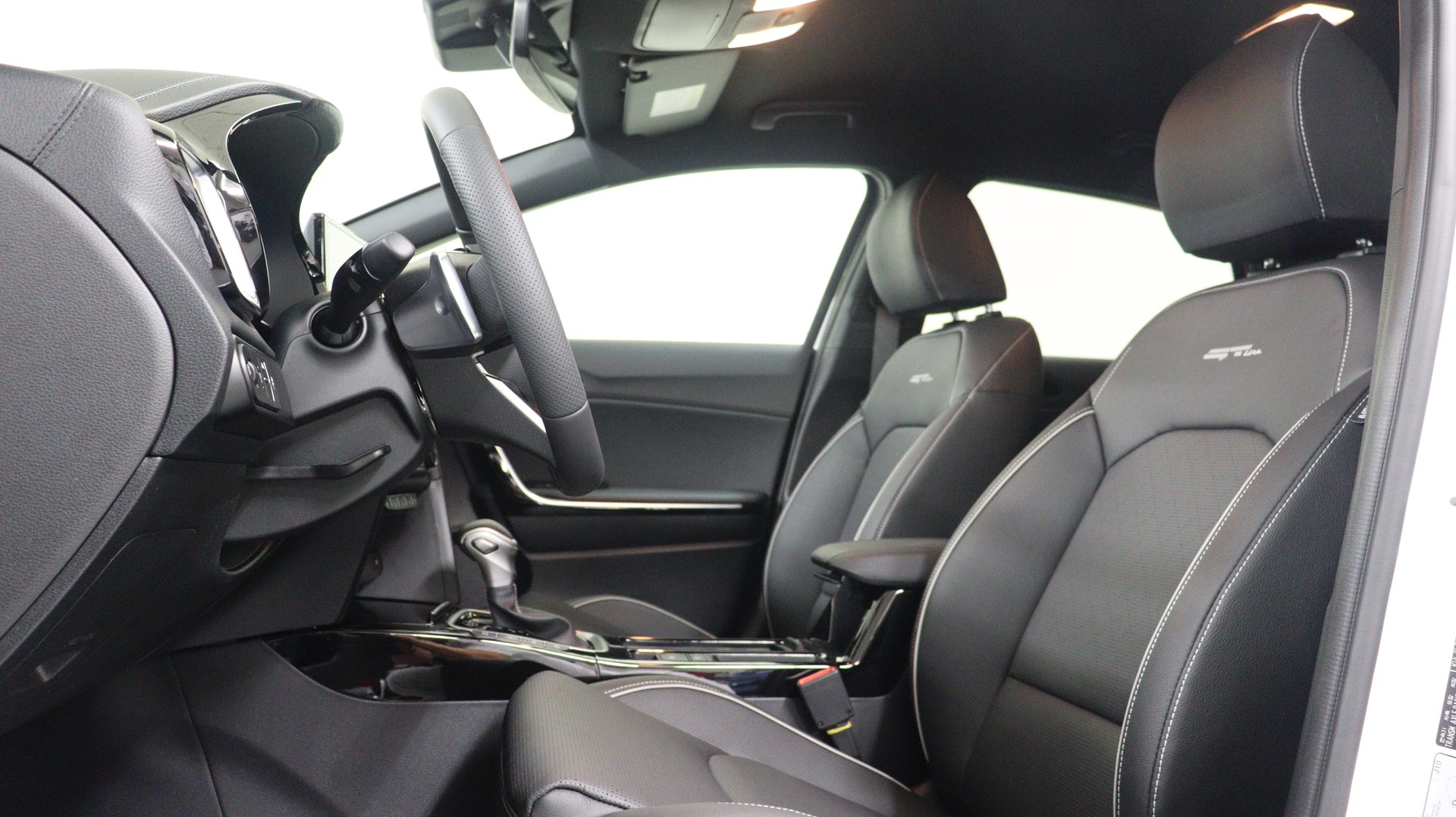 KIA Ceed 1.5 T-GDi MHEV GT-Line-showroom-element-2