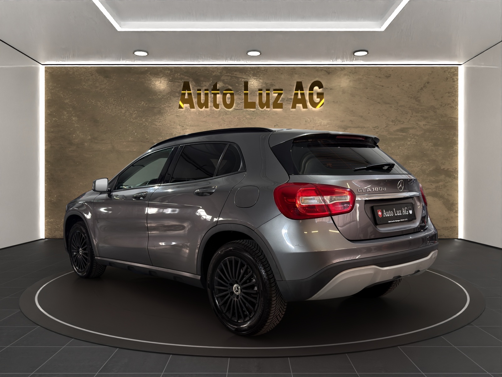 MERCEDES-BENZ GLA 180 d 7G-DCT-image-4