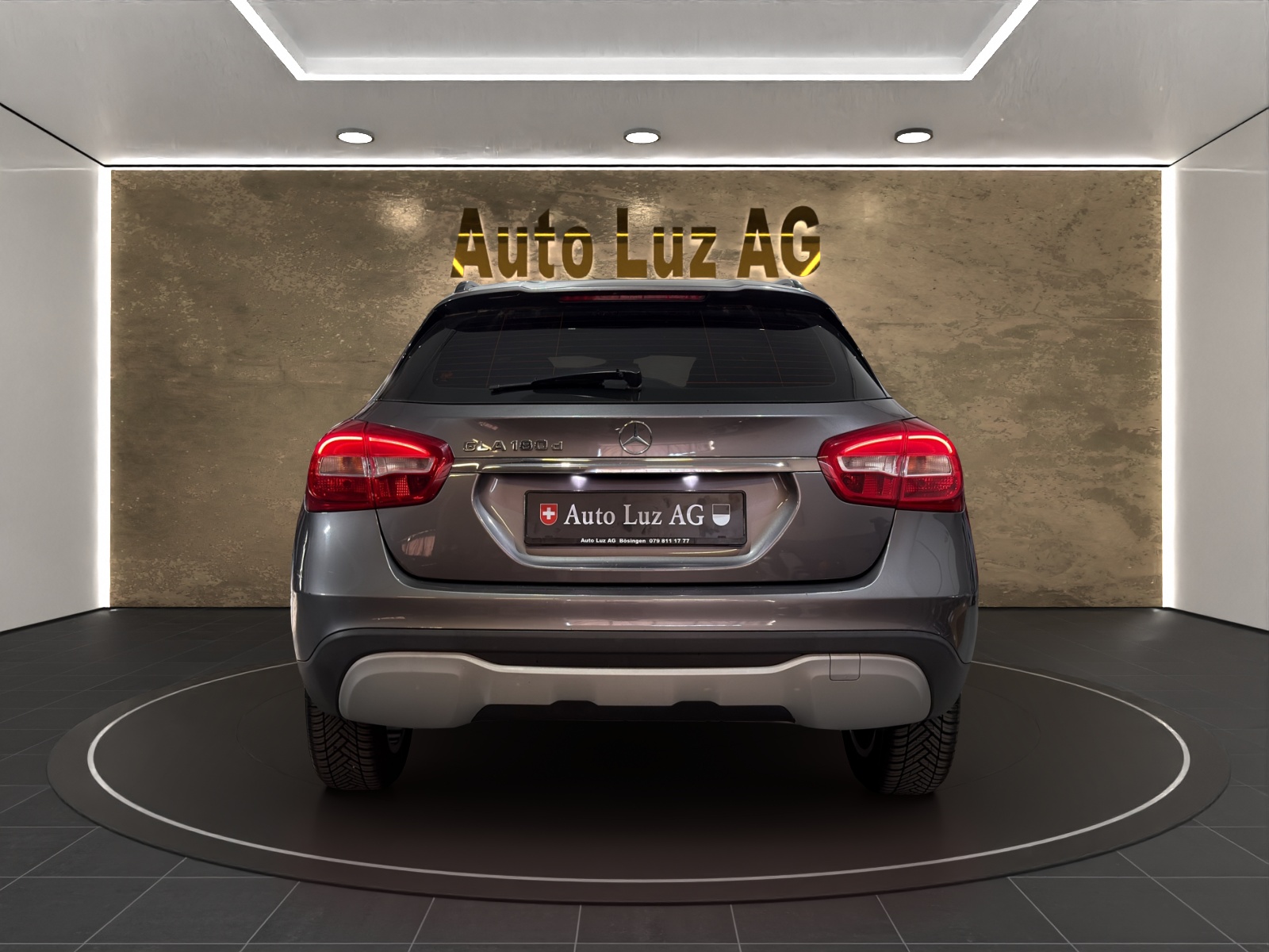 MERCEDES-BENZ GLA 180 d 7G-DCT-showroom-element-2