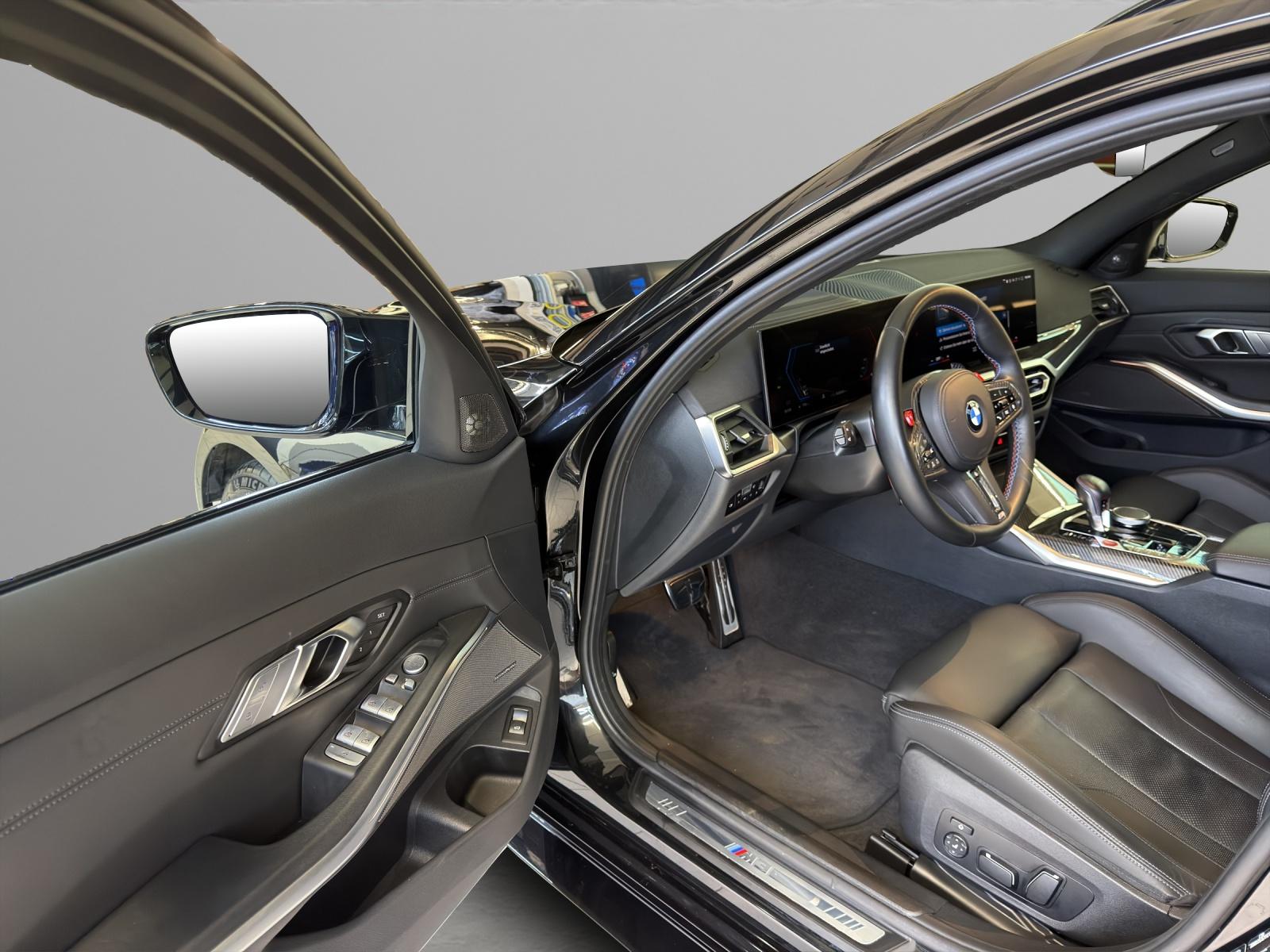 BMW M3 Competition xDrive Touring-image-9