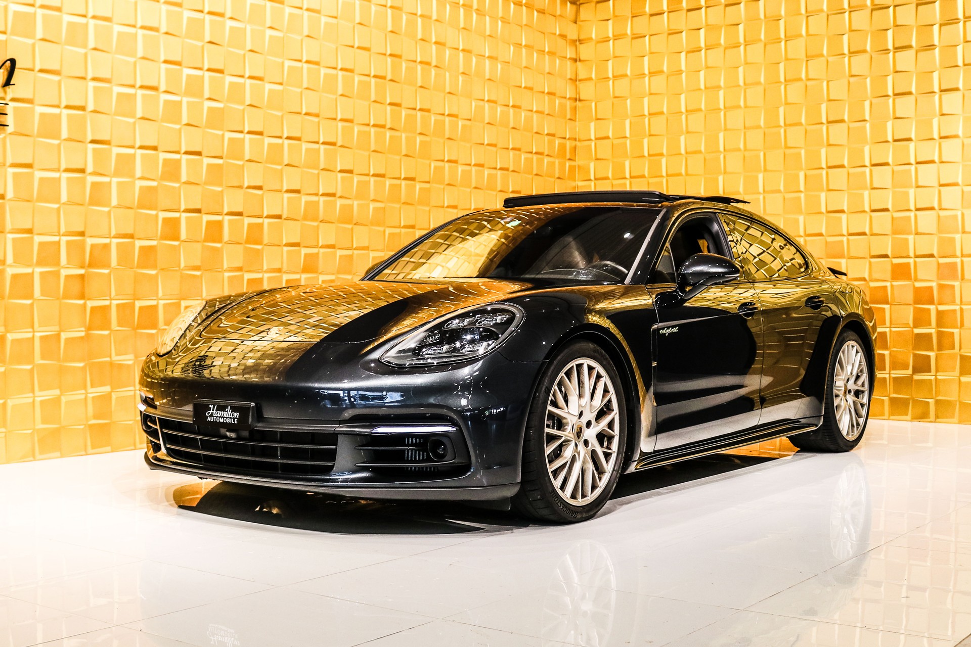 PORSCHE Panamera 4 E-Hybrid 10 Years Edition PDK-showroom-element-3