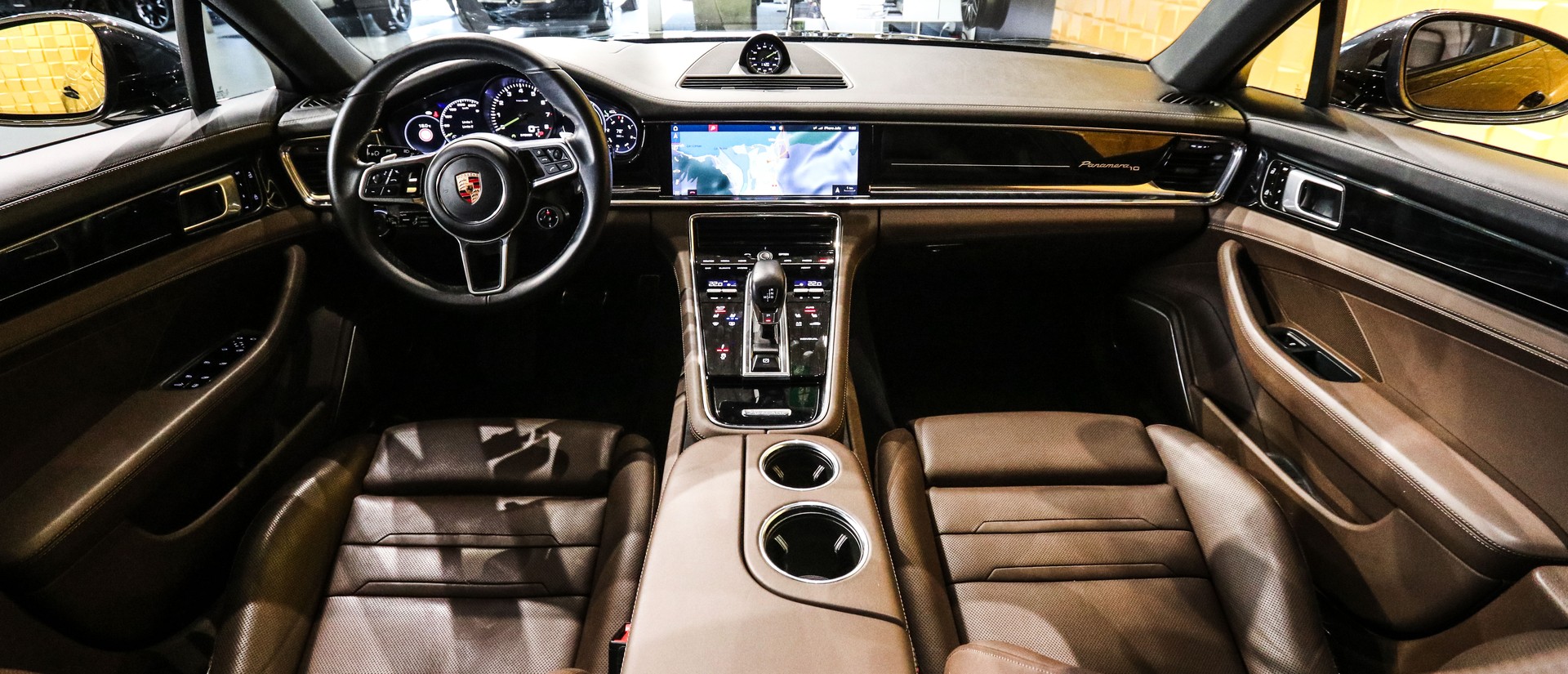 PORSCHE Panamera 4 E-Hybrid 10 Years Edition PDK-image-15