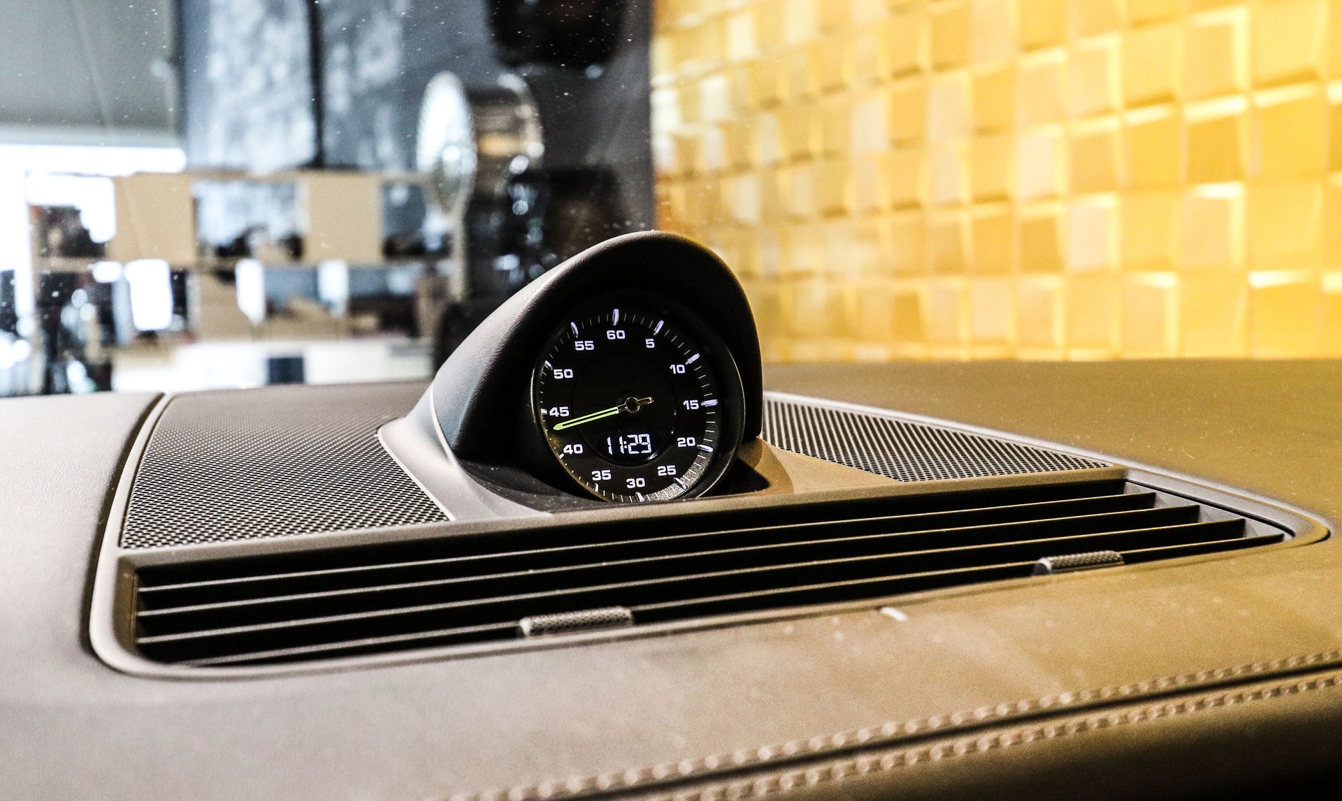 PORSCHE Panamera 4 E-Hybrid 10 Years Edition PDK-image-23