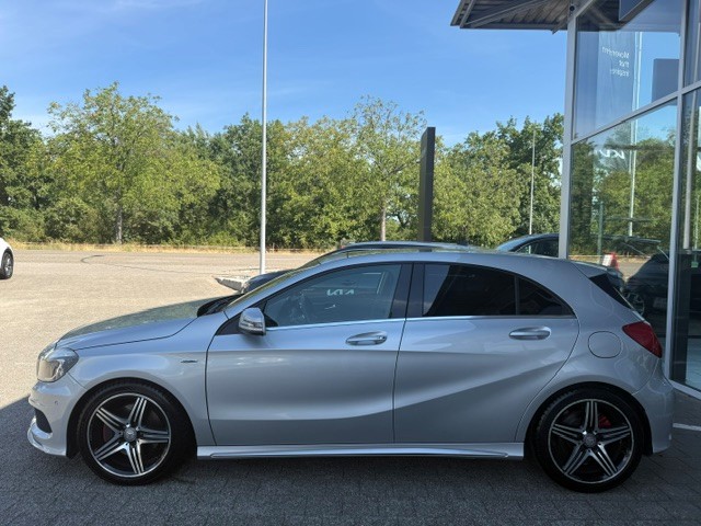 MERCEDES-BENZ A 250 Sport-showroom-element-2