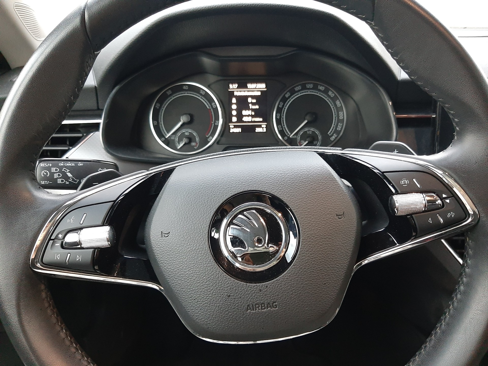 SKODA 1.0 TSI Style DSG-image-8