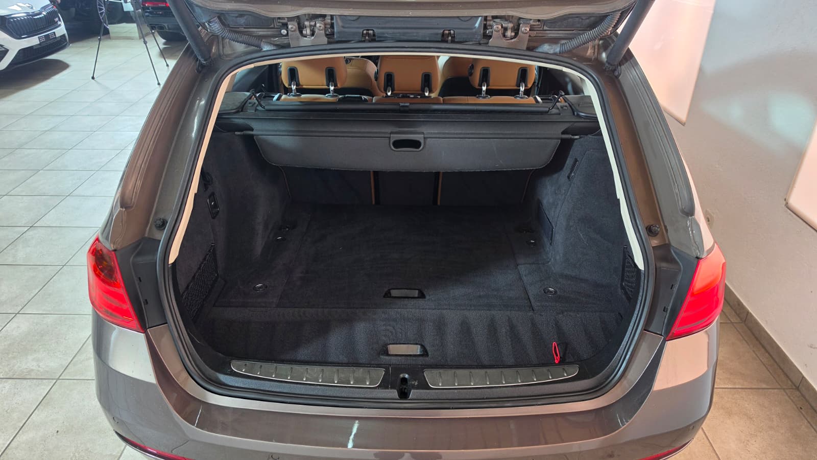 BMW 328i xDrive Touring Luxury Line Steptronic, Schweizer Fahrzeug, Frisch ab MFK und Frisch ab Service-image-12
