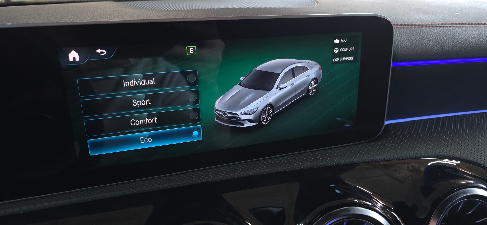 MERCEDES-BENZ CLA 250 AMG Line 7G-DCT-image-17