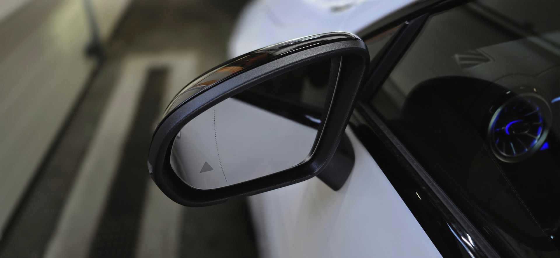 MERCEDES-BENZ CLA 250 AMG Line 7G-DCT-image-27
