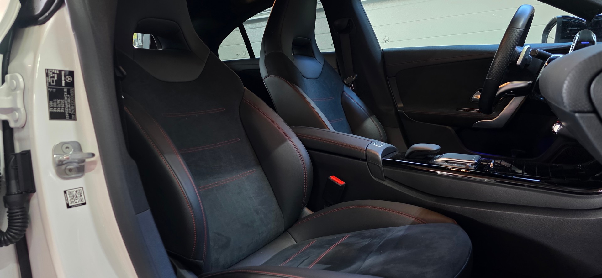 MERCEDES-BENZ CLA 250 AMG Line 7G-DCT-image-24