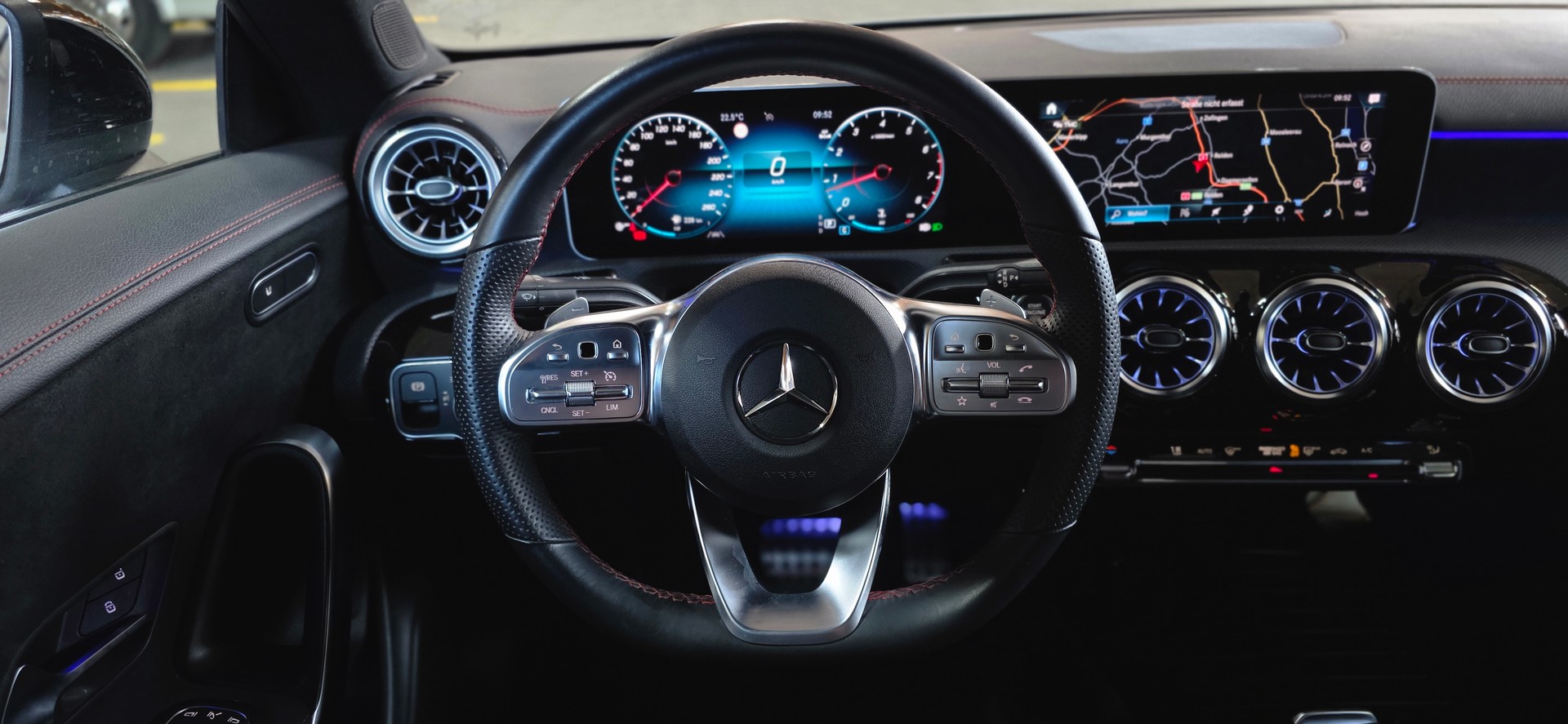 MERCEDES-BENZ CLA 250 AMG Line 7G-DCT-image-11