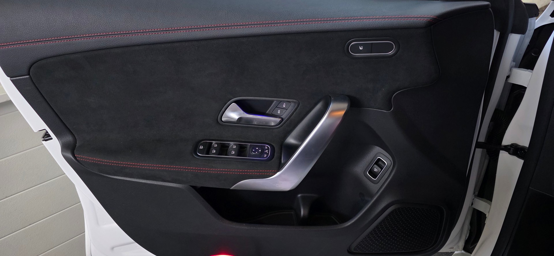 MERCEDES-BENZ CLA 250 AMG Line 7G-DCT-image-21