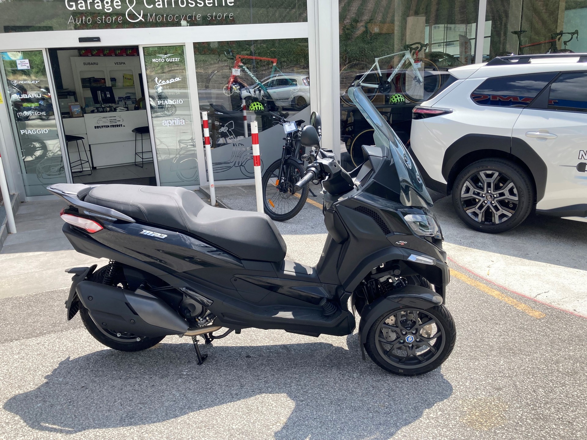 PIAGGIO MP3 400 RST-image-2