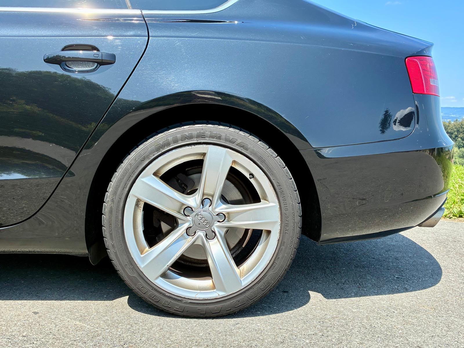 AUDI 3.0 TDI V6 245 HP QUATTRO | ORIGINAL PRICE ca 96 000 CHF-image-12